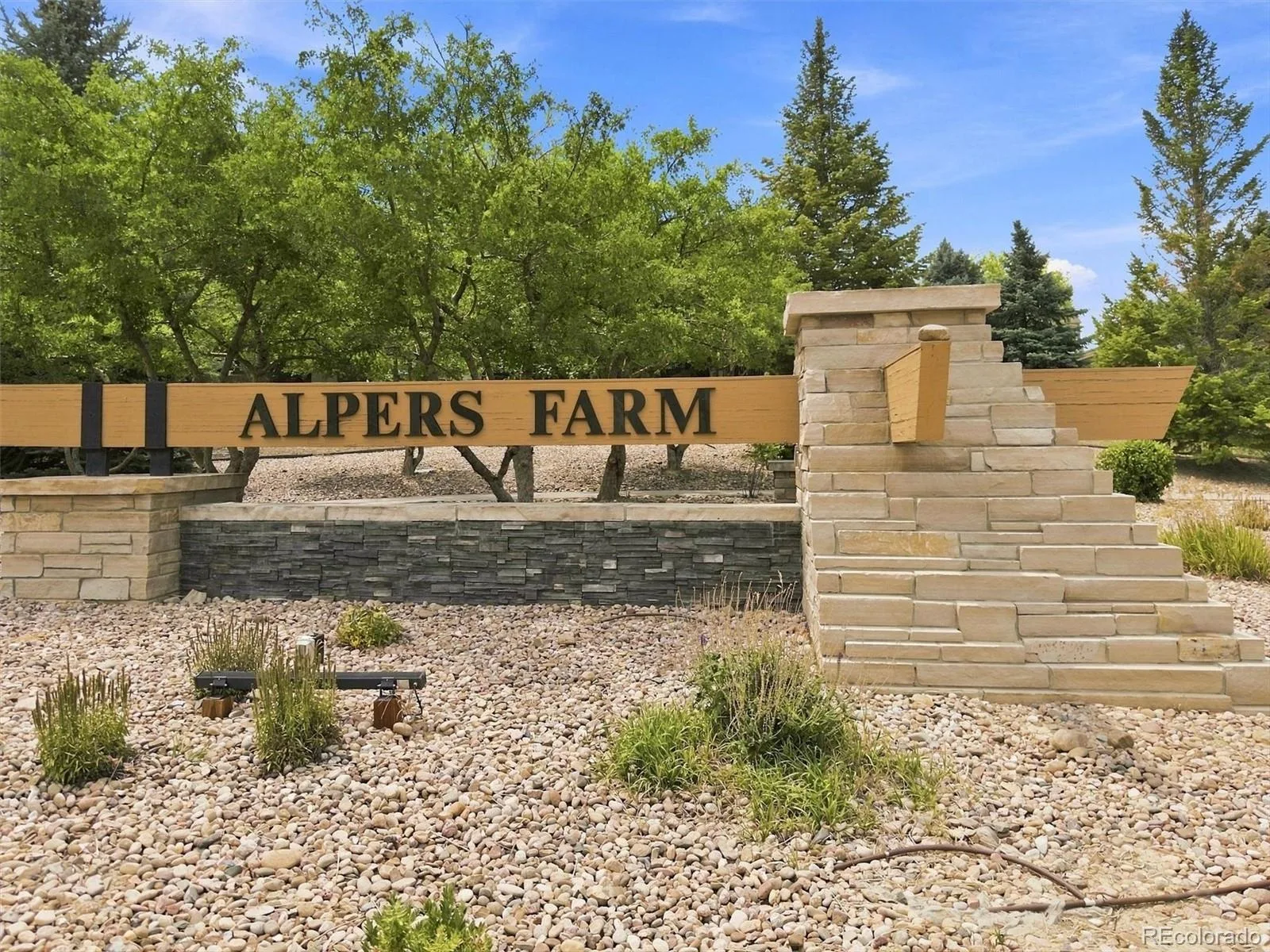 6256 S Miller Court Littleton CO 80127 | MLS #REC9415646 08152026191837 1600 45