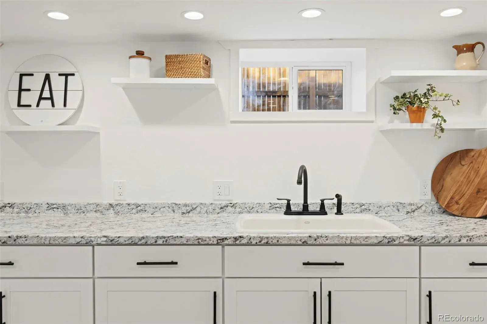 11112025194930 1600 22