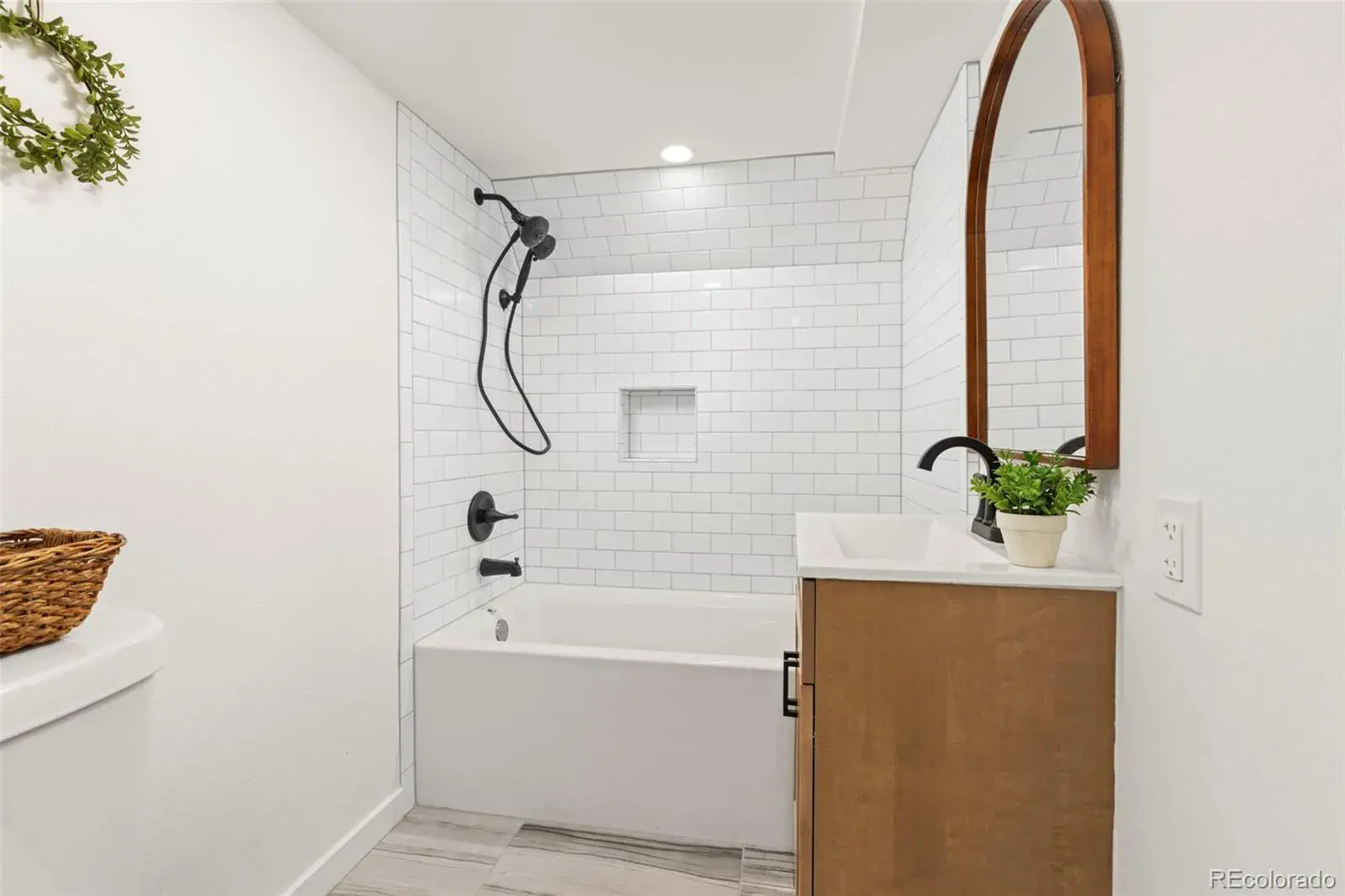 11112025194930 1600 29