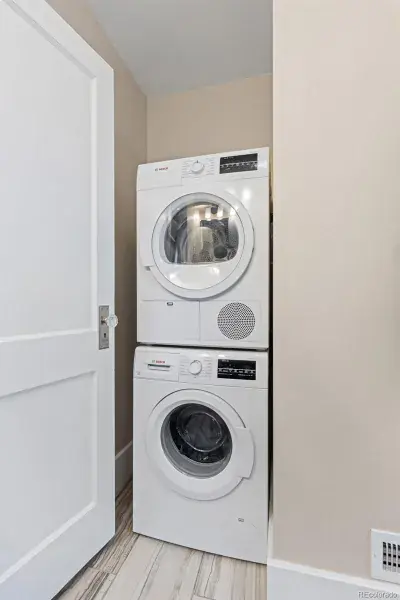 11112025194930 800 16