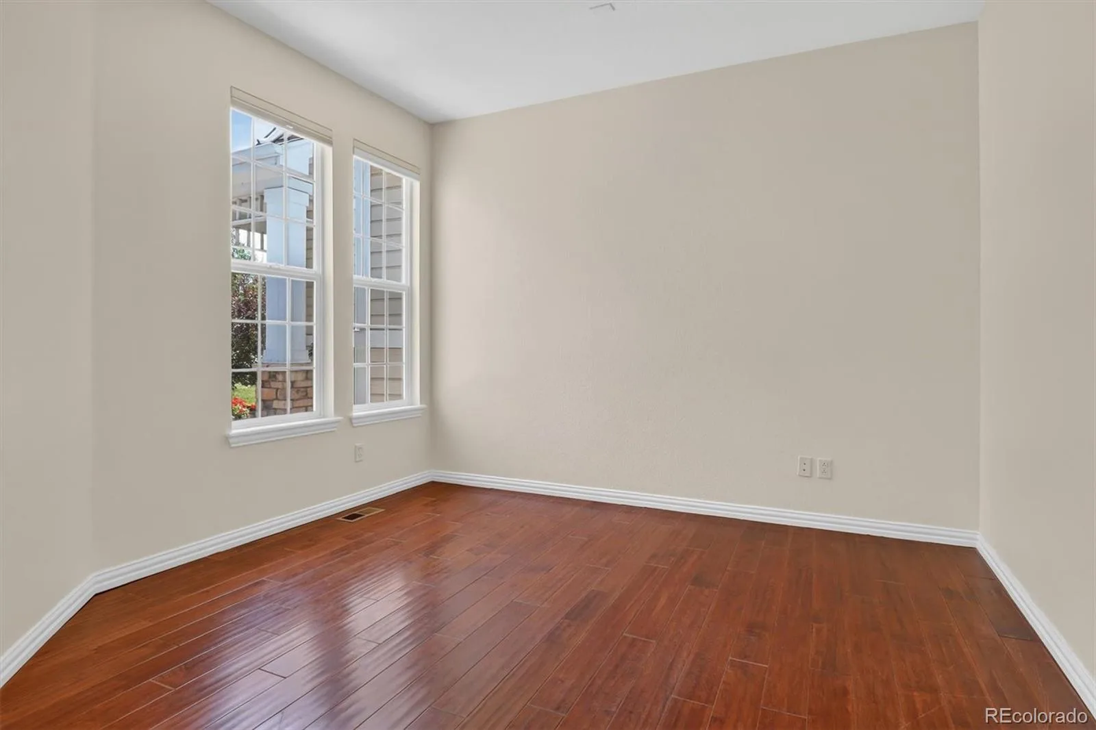 8300 E Fairmount Drive #NN102 #NN Denver CO 80247 MLS #REC9415868 06232026154559 1600 9