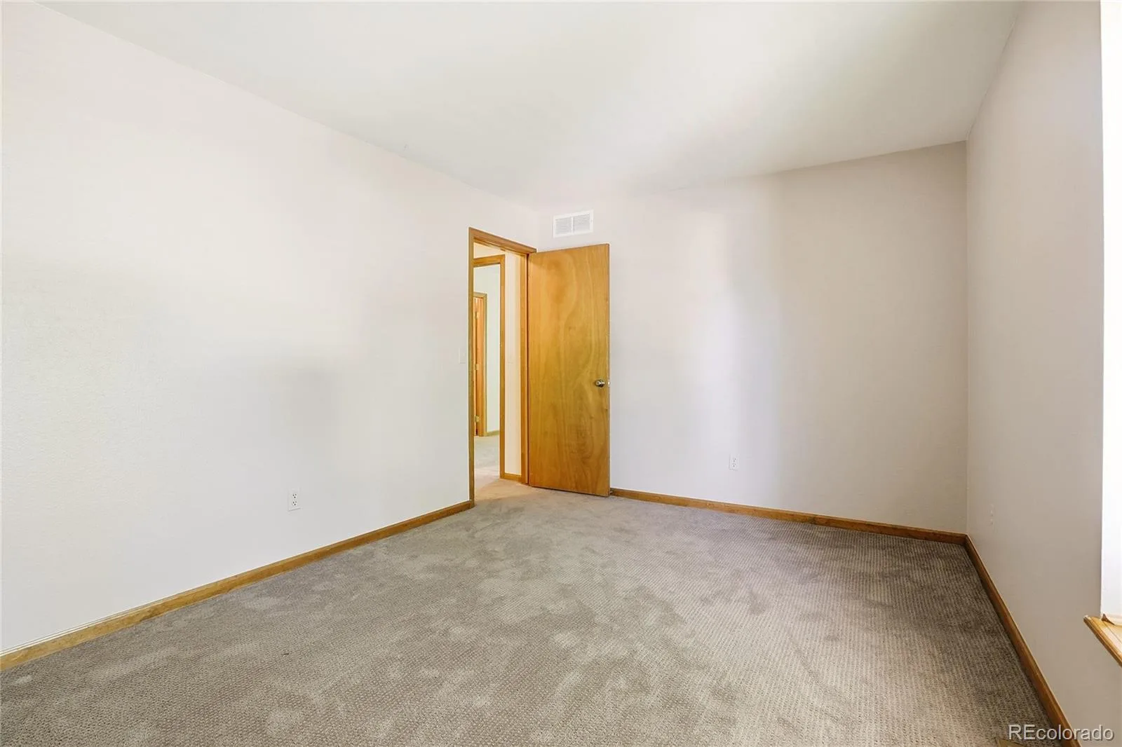 7614 S Emerson Circle Littleton CO 80122 | MLS #REC9417598 07172026183010 1600 21