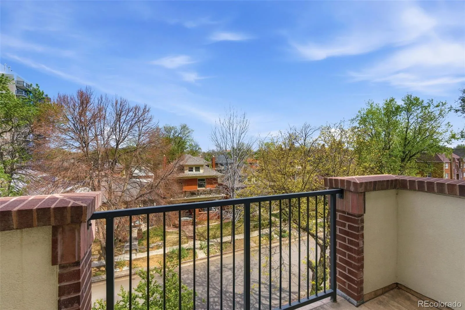 04092026163258 1600 32