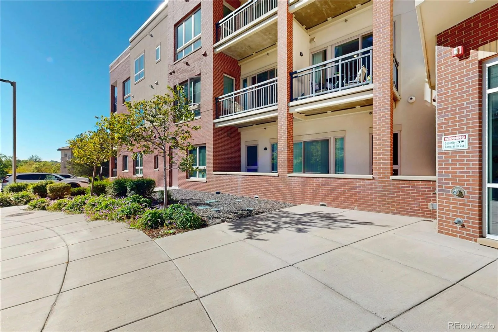 4885 S Monaco Street #101 Denver CO 80237 | MLS #REC9421444 09262026012452 1600 23