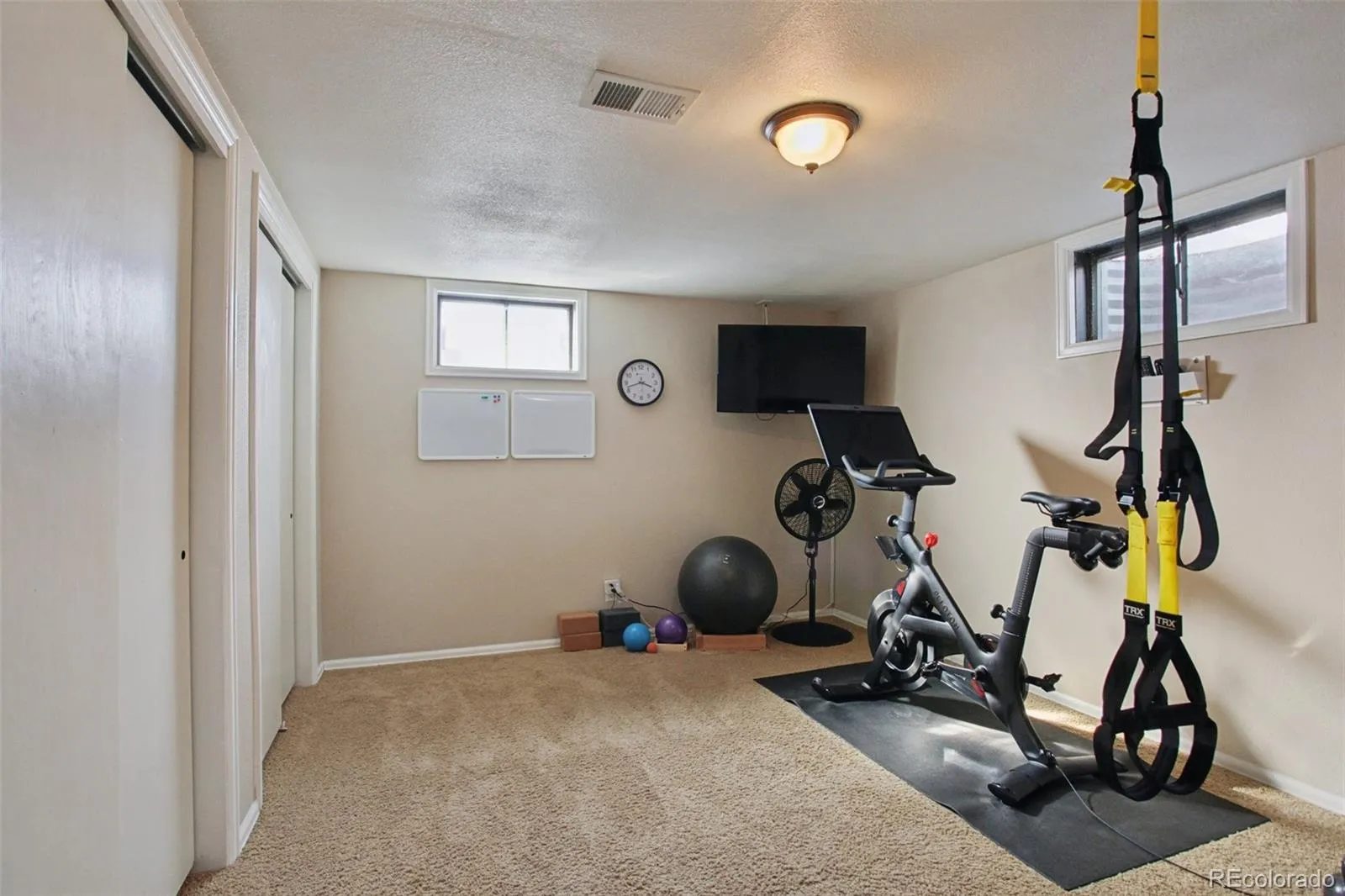 6266 S Valleyview Street Littleton CO 80120 MLS #REC9424531 05072026190744 1600 24