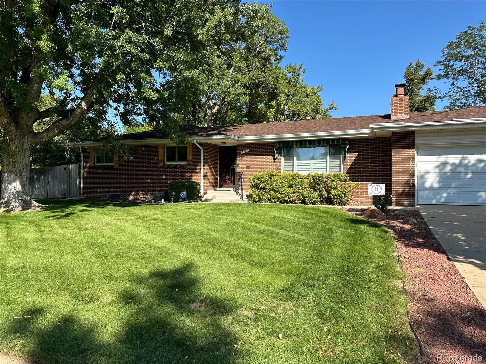6266 S Valleyview Street Littleton CO 80120 MLS #REC9424531 05072026190744 1600 34