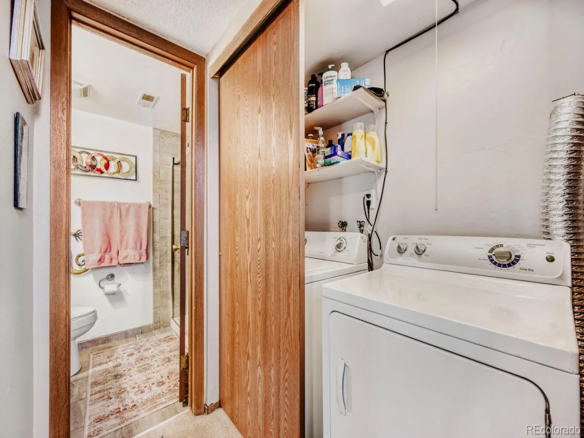 4252 S Richfield Way Aurora CO 80013 MLS #REC9428192 04282026000318 1200 24