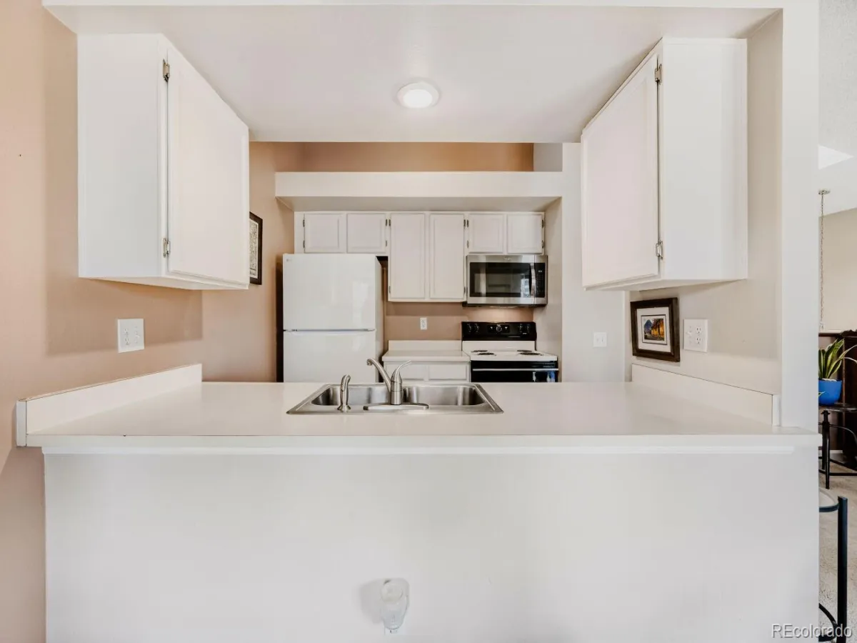 4252 S Richfield Way Aurora CO 80013 MLS #REC9428192 04282026000318 1200 9