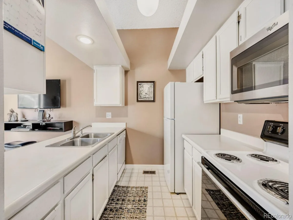 4252 S Richfield Way Aurora CO 80013 | MLS #REC9428192 08172026233755 1200 10