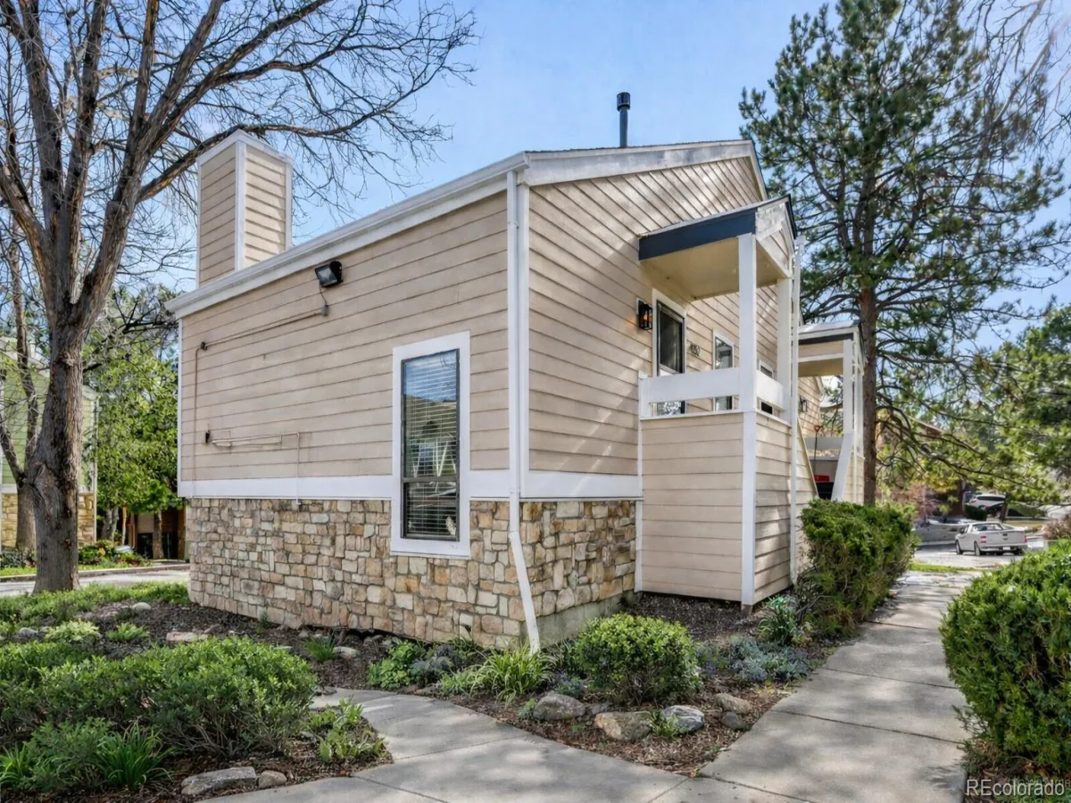4252 S Richfield Way Aurora CO 80013 | MLS #REC9428192 08172026233755 1200 4