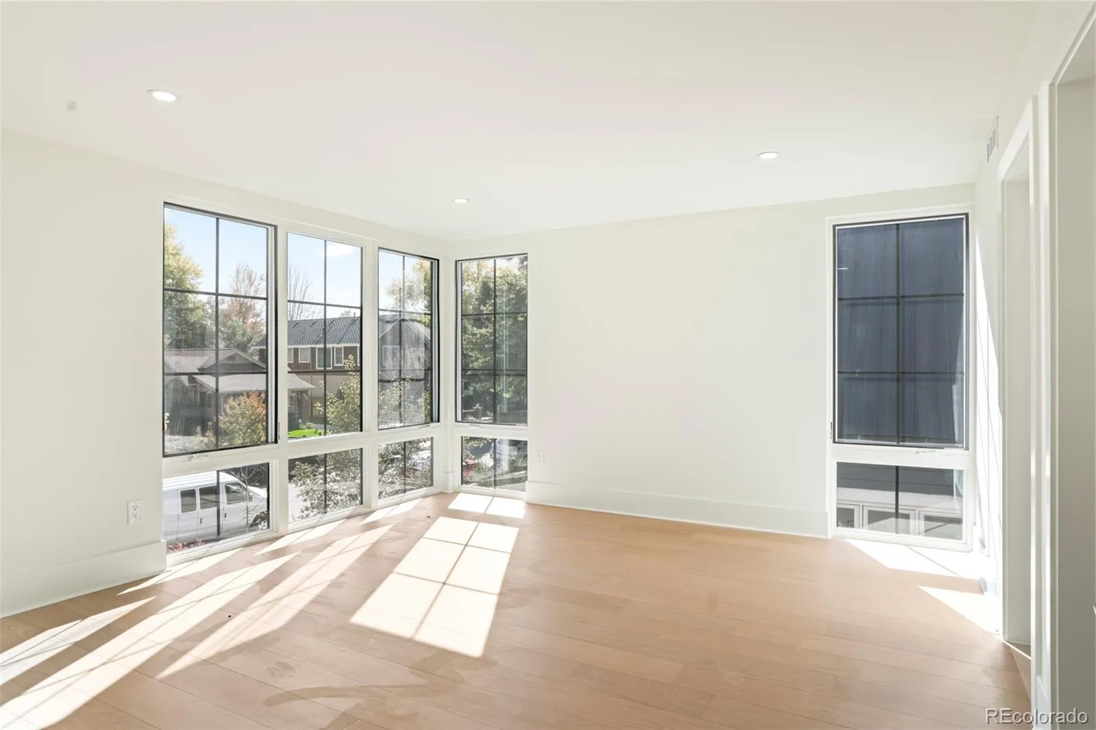 04172026155335 1600 12