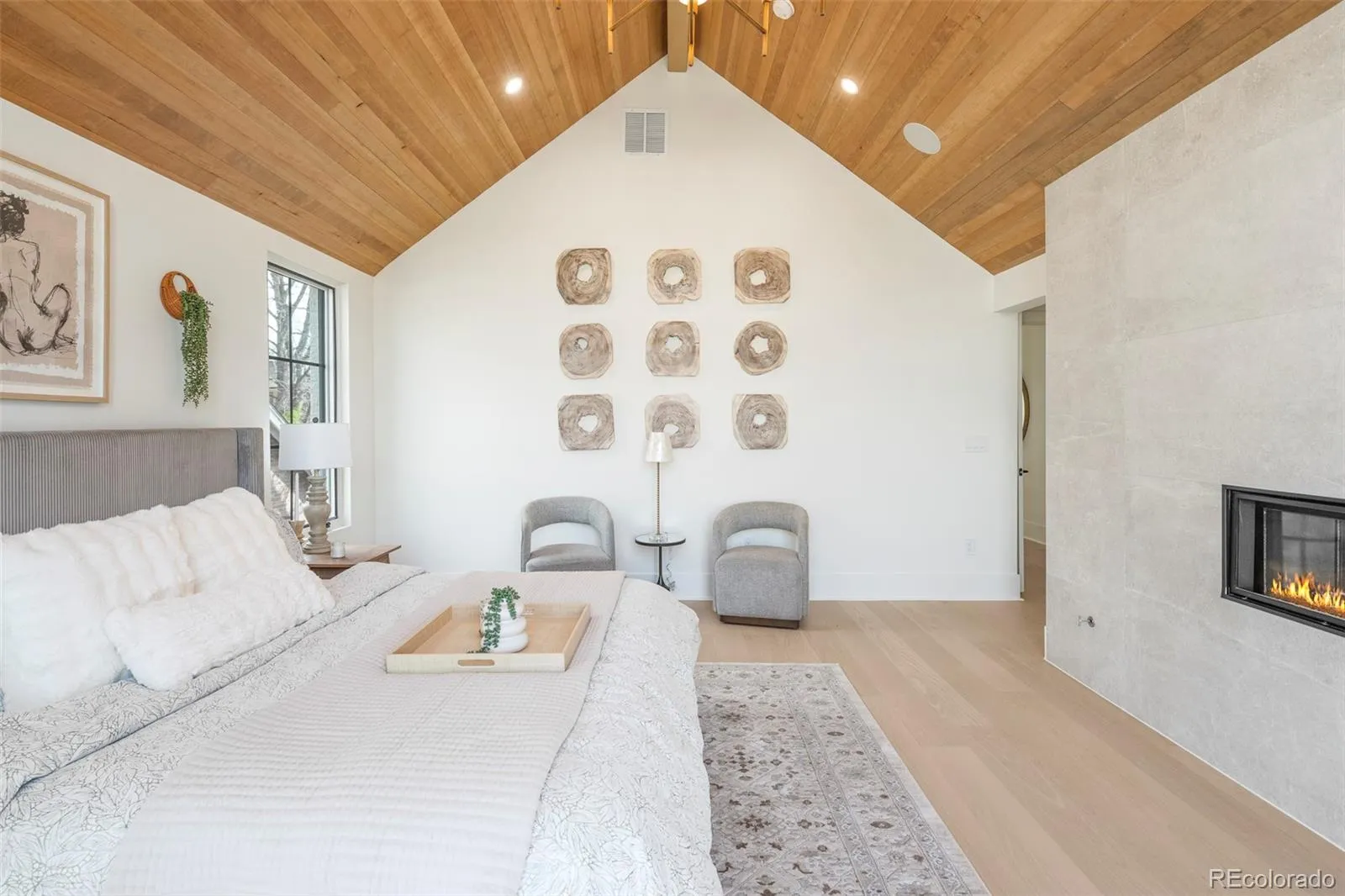 04172026155335 1600 21