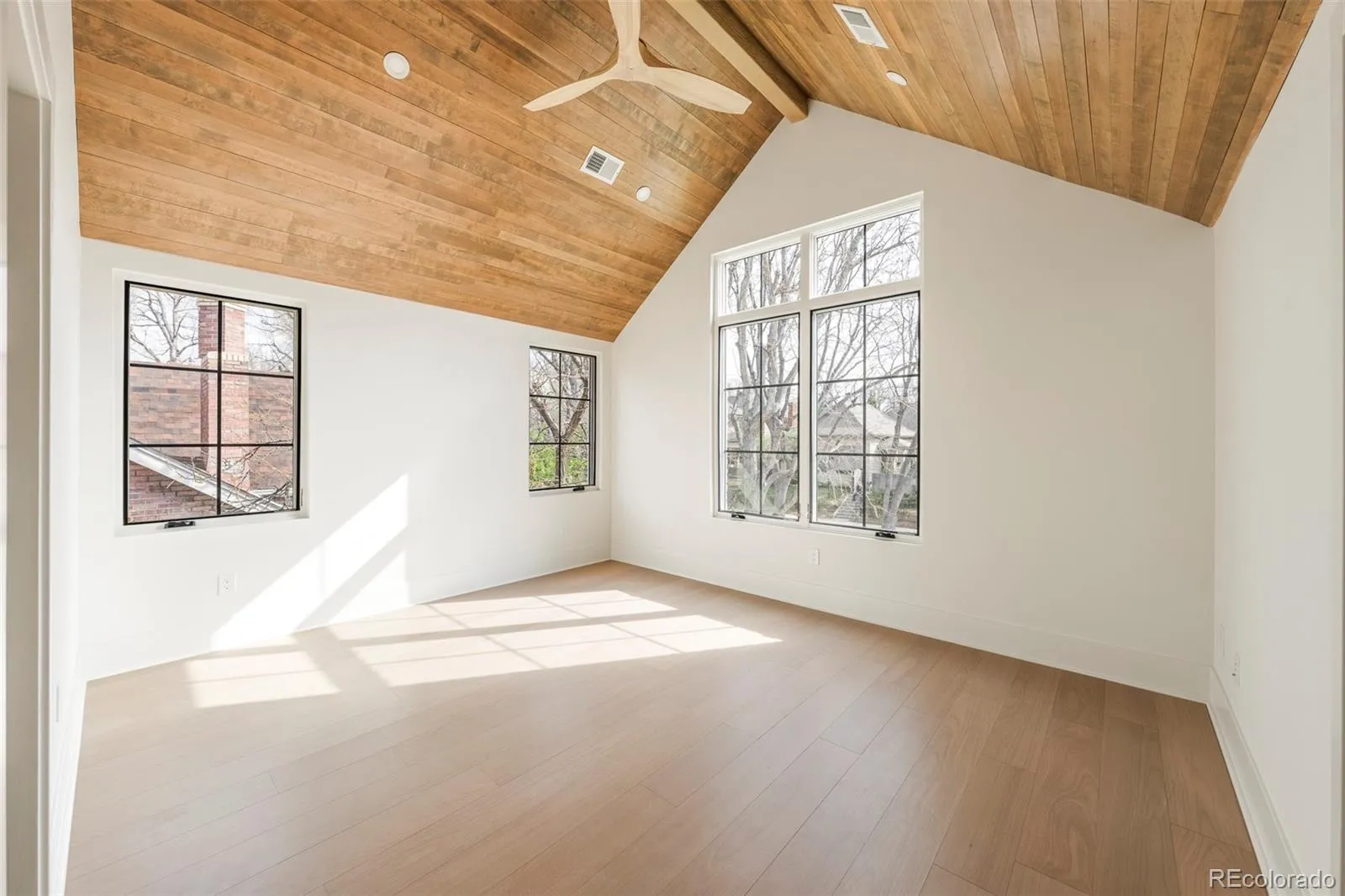 04172026155335 1600 30