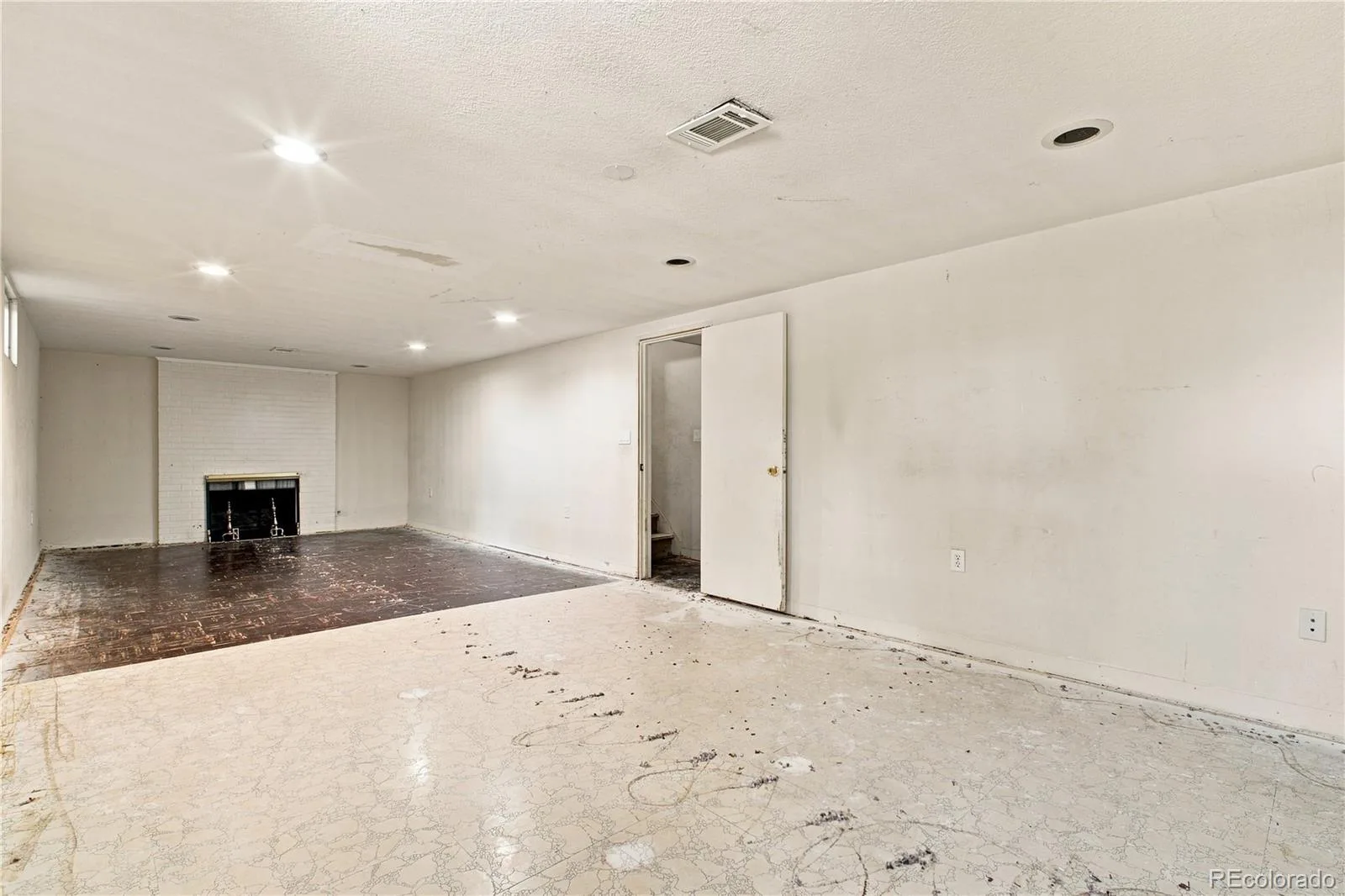 6974 S Lakeview Street Littleton CO 80120 | MLS #REC9430118 08292026161305 1600 14