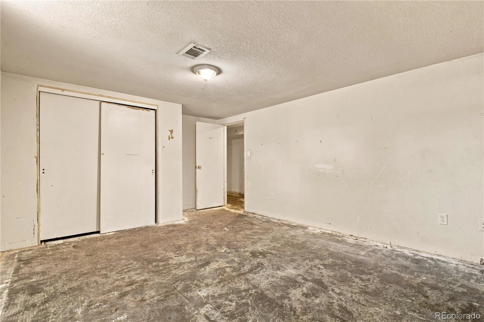 6974 S Lakeview Street Littleton CO 80120 | MLS #REC9430118 08292026161305 1600 15
