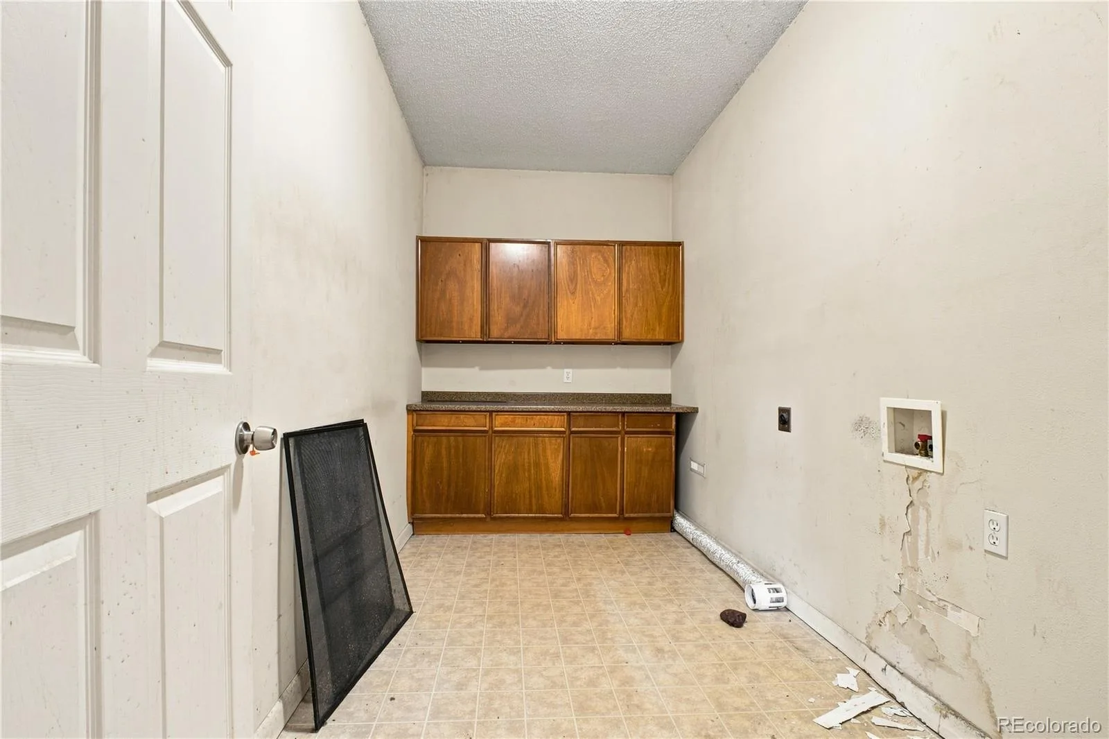 6974 S Lakeview Street Littleton CO 80120 | MLS #REC9430118 08292026161305 1600 16