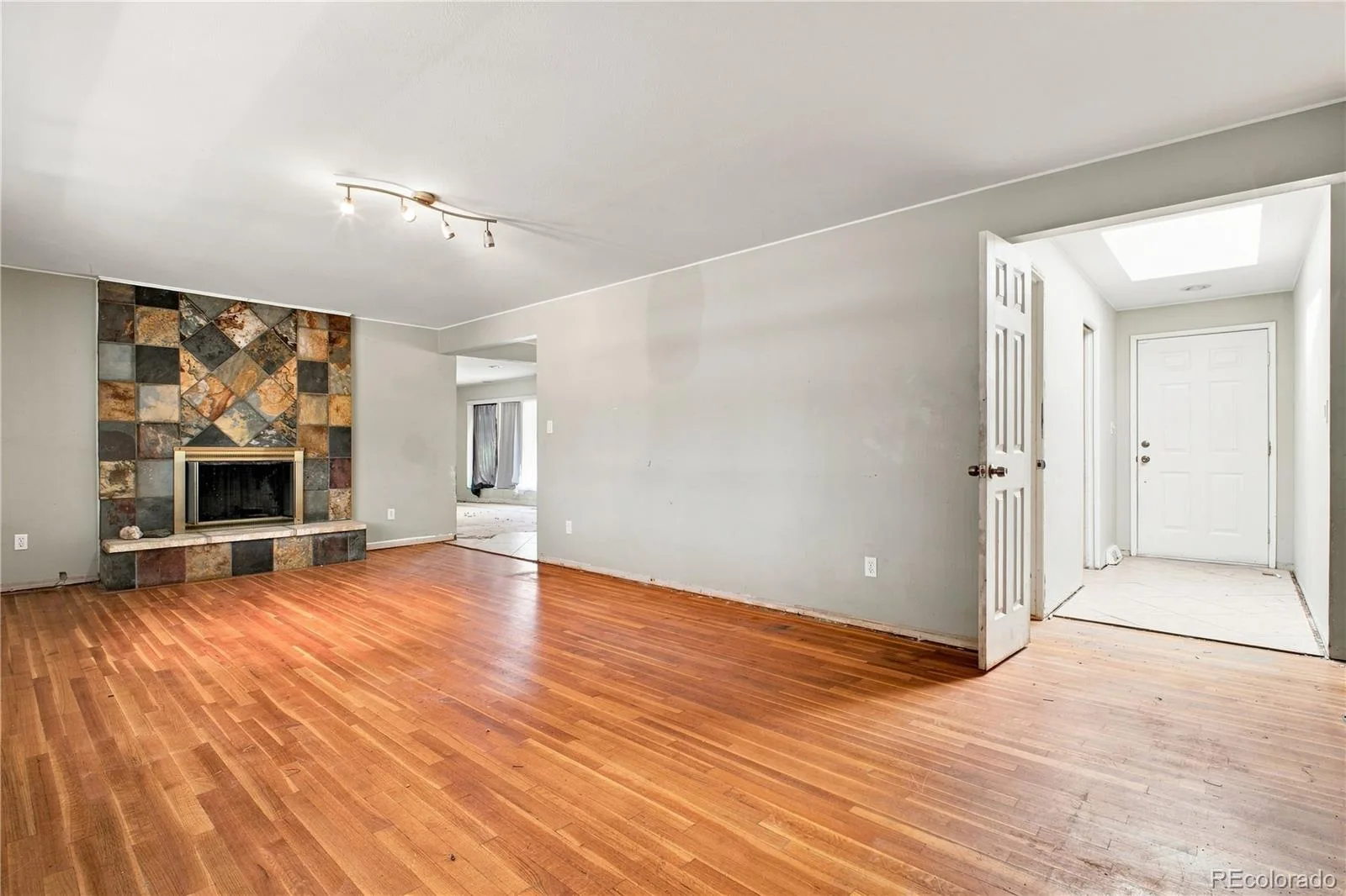 6974 S Lakeview Street Littleton CO 80120 | MLS #REC9430118 08292026161305 1600 3