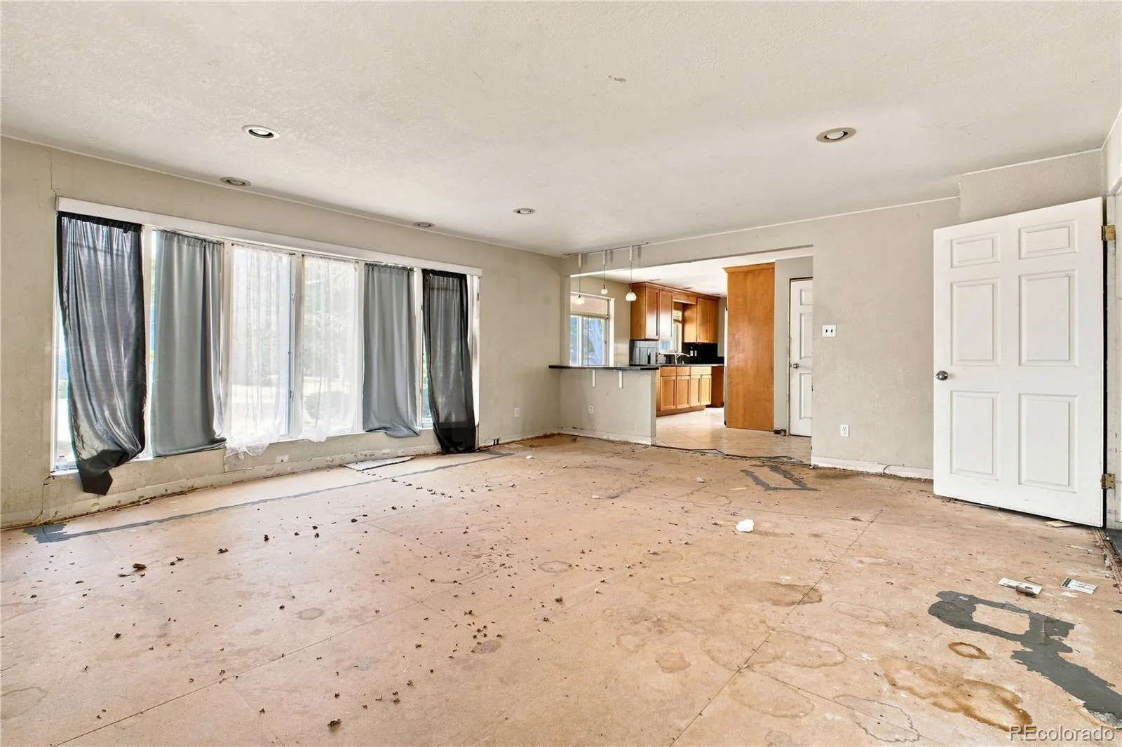 6974 S Lakeview Street Littleton CO 80120 | MLS #REC9430118 08292026161305 1600 4