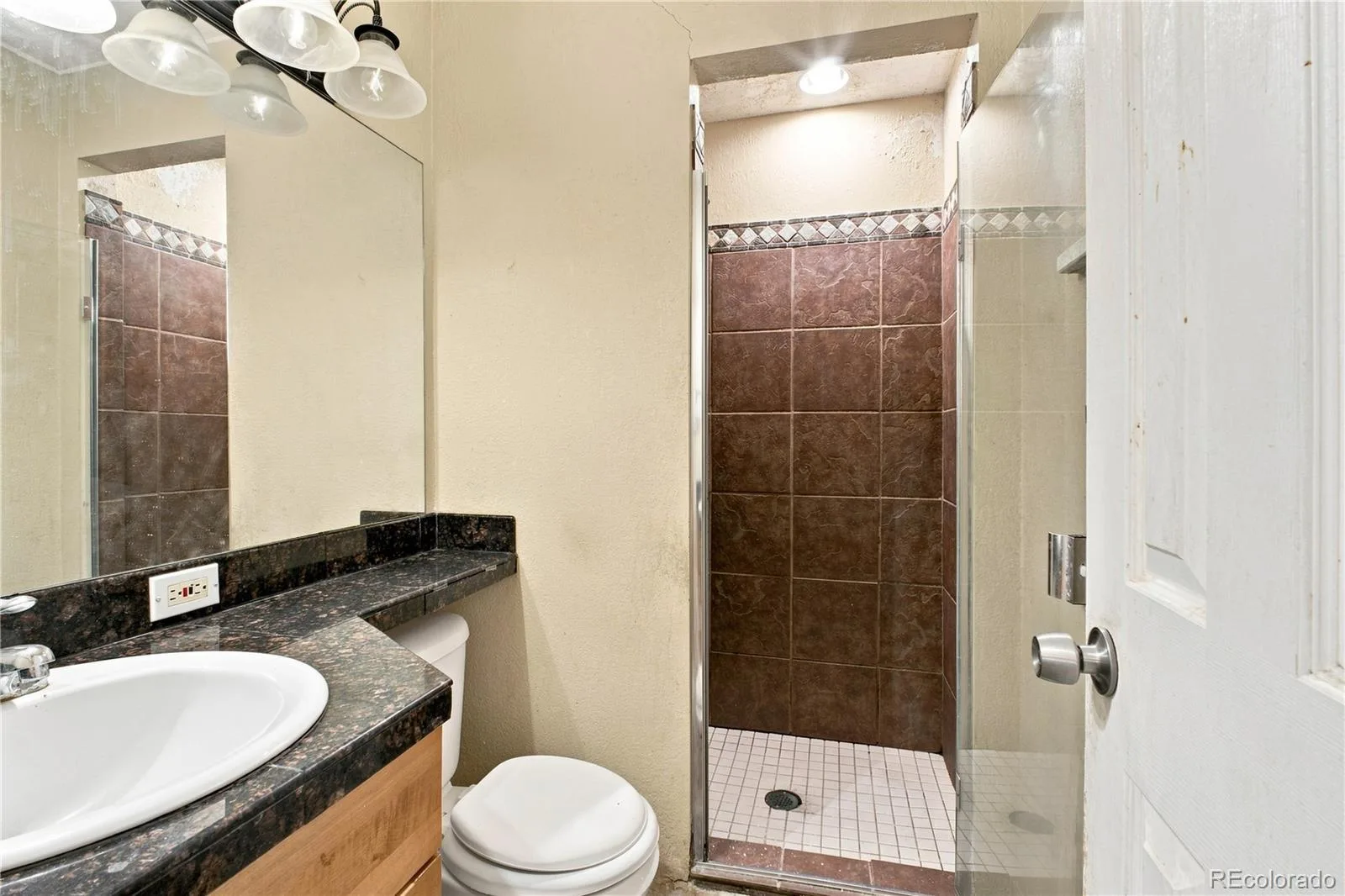 6974 S Lakeview Street Littleton CO 80120 | MLS #REC9430118 08292026161305 1600 9