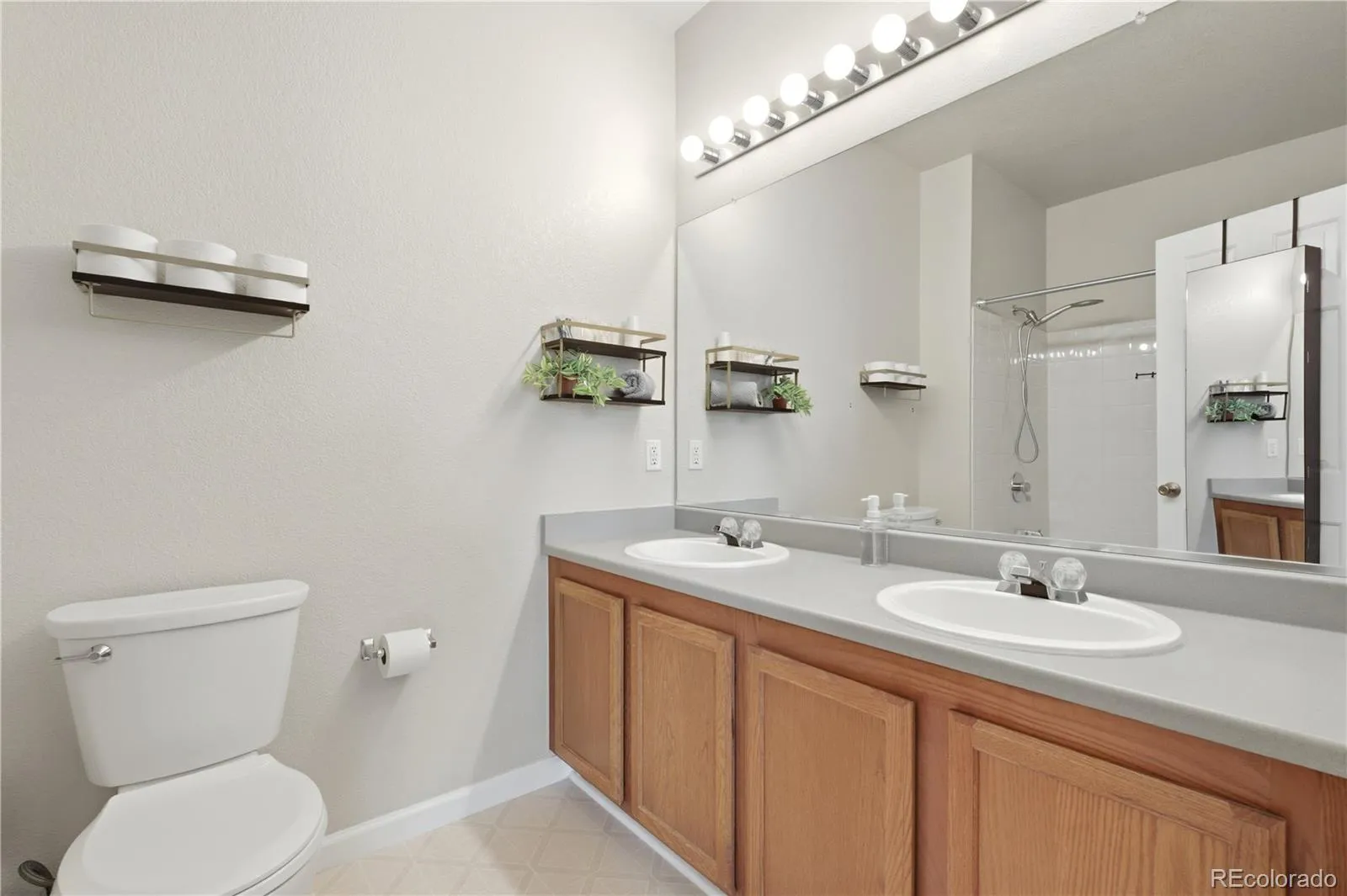 18939 E Warren Circle #E302 Aurora CO 80013 MLS #REC9430257 04202026185140 1600 20