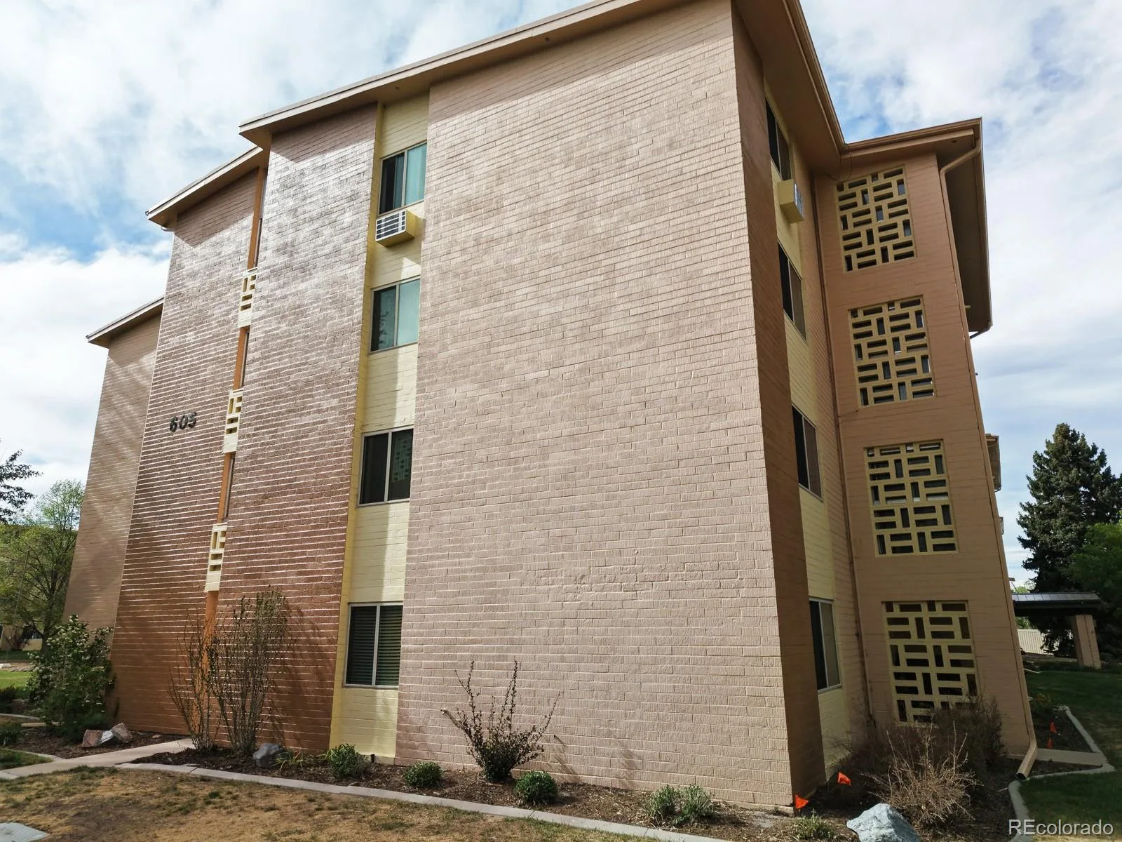 605 S Alton Way #12C Denver CO 80247 | MLS #REC9430345 06302026220254 1600 36