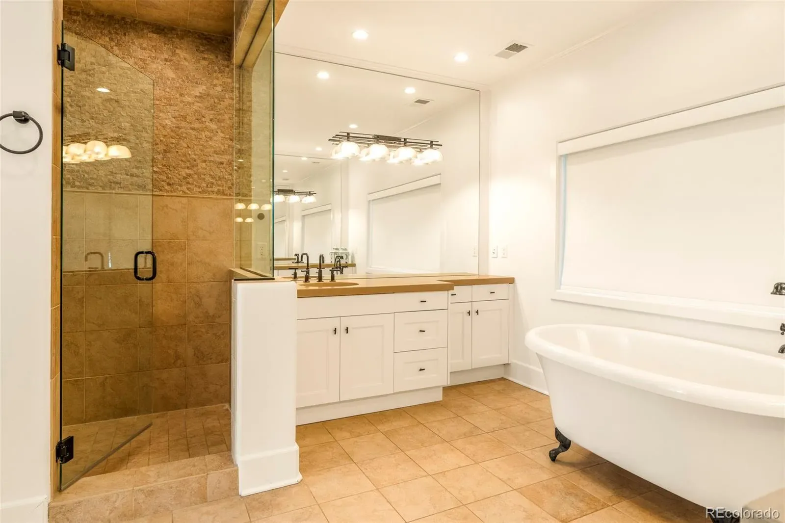 03272026203333 1600 22