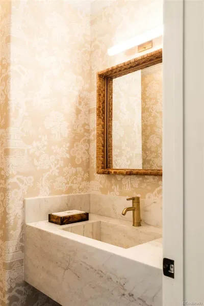 03272026203333 800 17