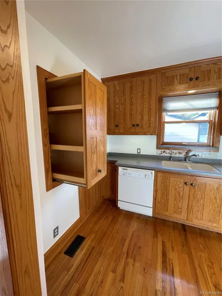 1233 Cook Street Denver CO 80206 | MLS #REC9435827 10032026233025 800 18