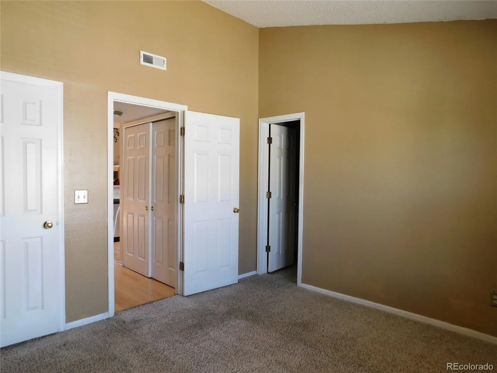 4044 S Carson Street #F Aurora CO 80014 MLS #REC9437803 06022026190323 1600 8