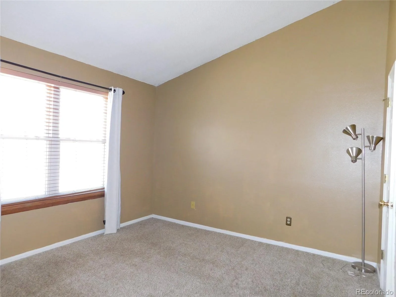 4044 S Carson Street #F Aurora CO 80014 MLS #REC9437803 06022026190323 1600 9