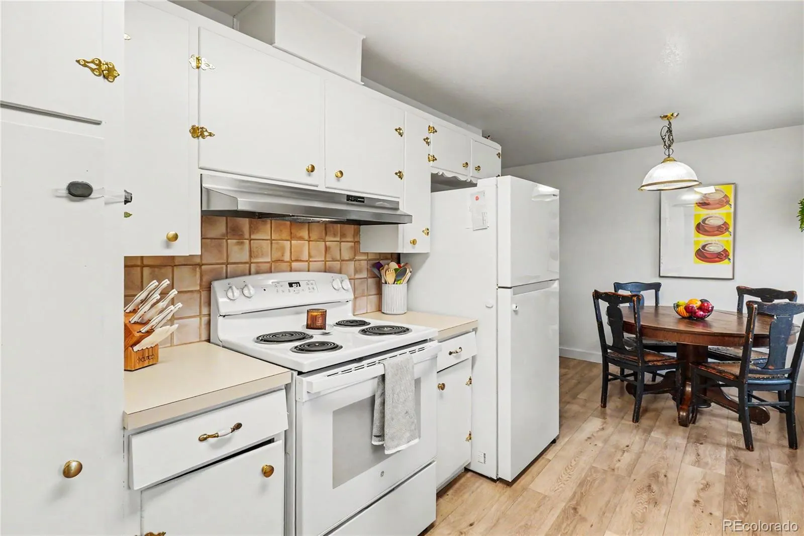 190 E Geddes Avenue Centennial CO 80122 MLS #REC9440078 05232026164910 1600 5