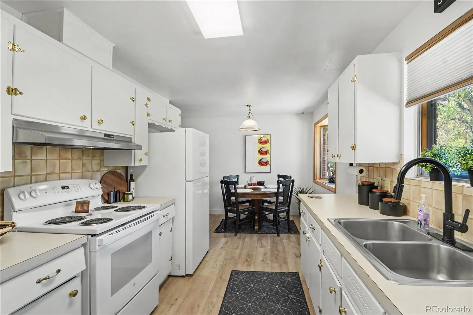 190 E Geddes Avenue Centennial CO 80122 | MLS #REC9440078 08102026185551 1600 7