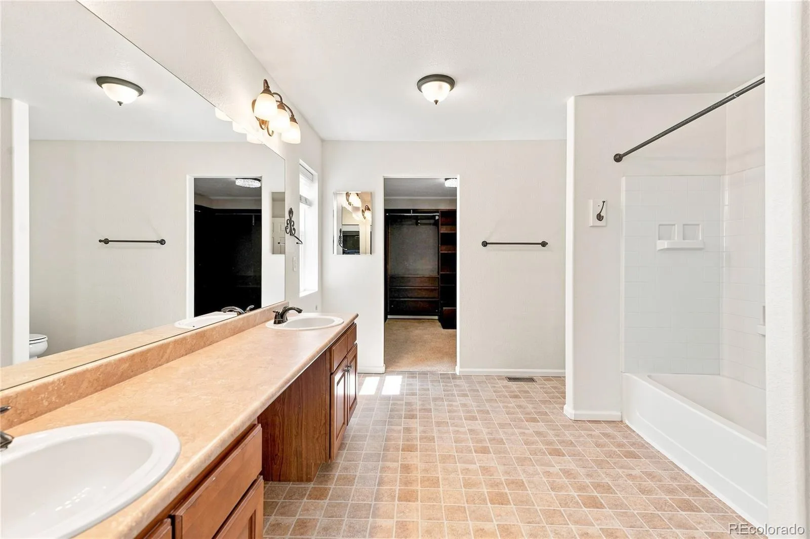 5565 Jericho Court Denver CO 80249 | MLS #REC9442034 08232026145413 1600 24
