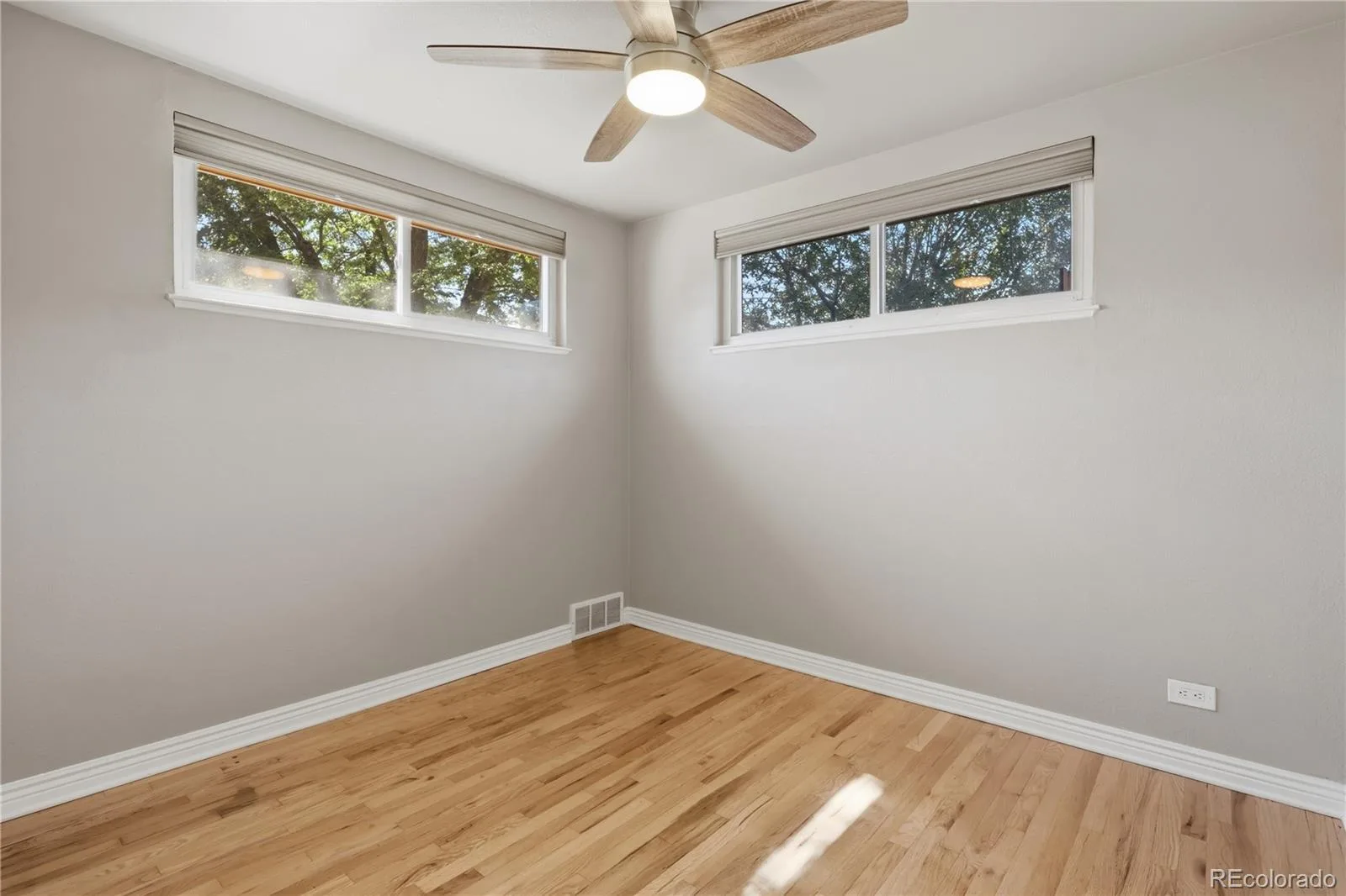 2870 Newport Street Denver CO 80207 MLS #REC9442268 06162026015541 1600 18