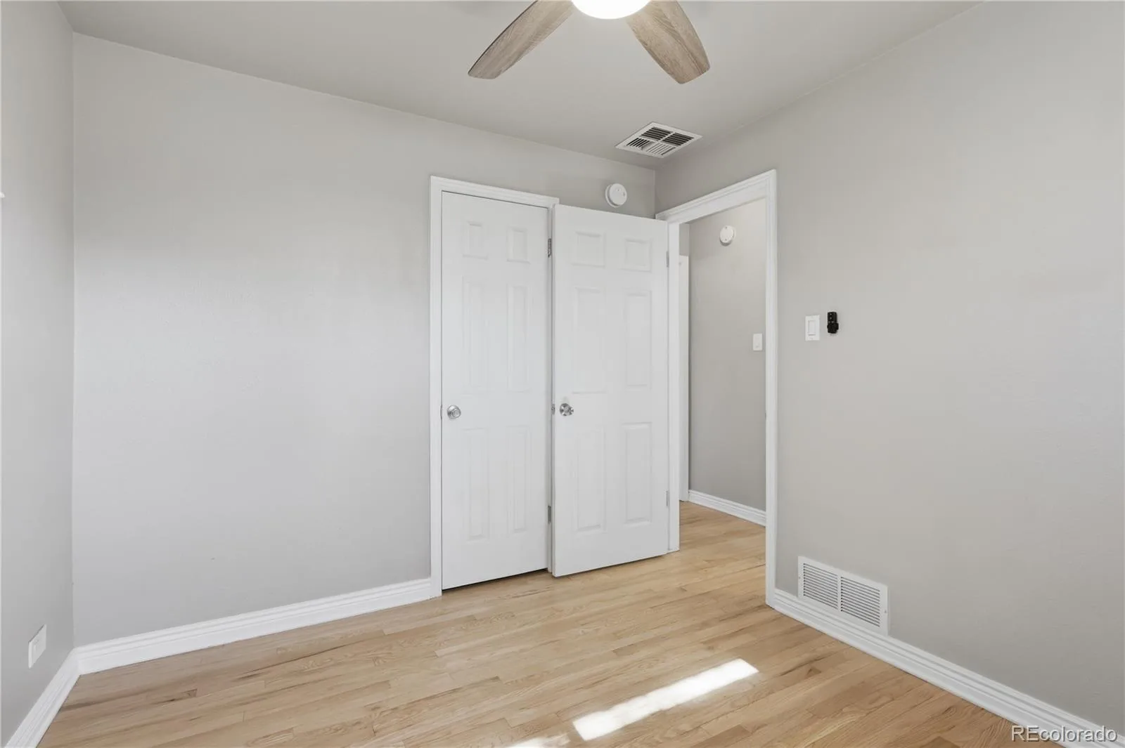 2870 Newport Street Denver CO 80207 MLS #REC9442268 06162026015541 1600 19