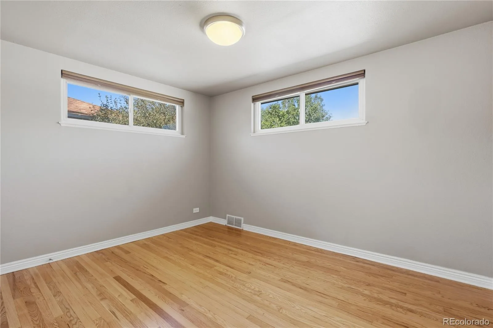 2870 Newport Street Denver CO 80207 MLS #REC9442268 06162026015541 1600 20