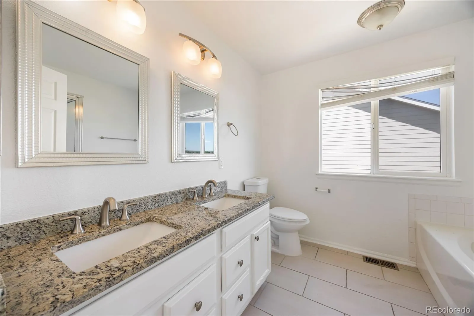 19308 E Dickenson Place Aurora CO 80013 MLS #REC9446035 05132026151112 1600 18