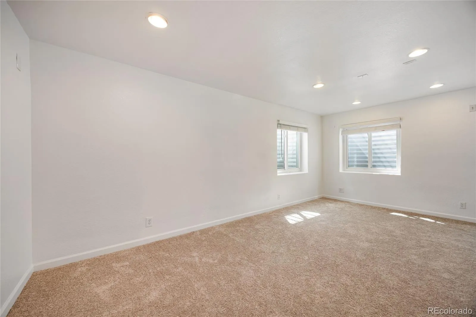 19308 E Dickenson Place Aurora CO 80013 MLS #REC9446035 05132026151112 1600 29