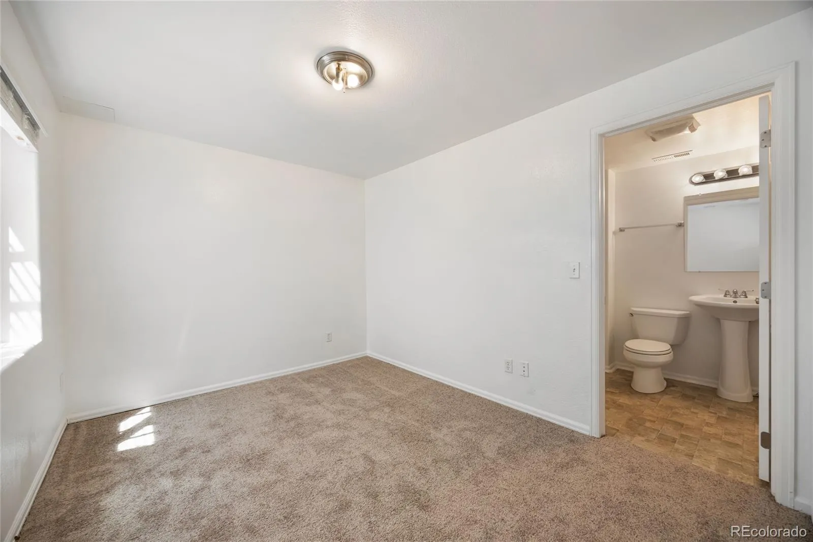 19308 E Dickenson Place Aurora CO 80013 MLS #REC9446035 05132026151112 1600 32