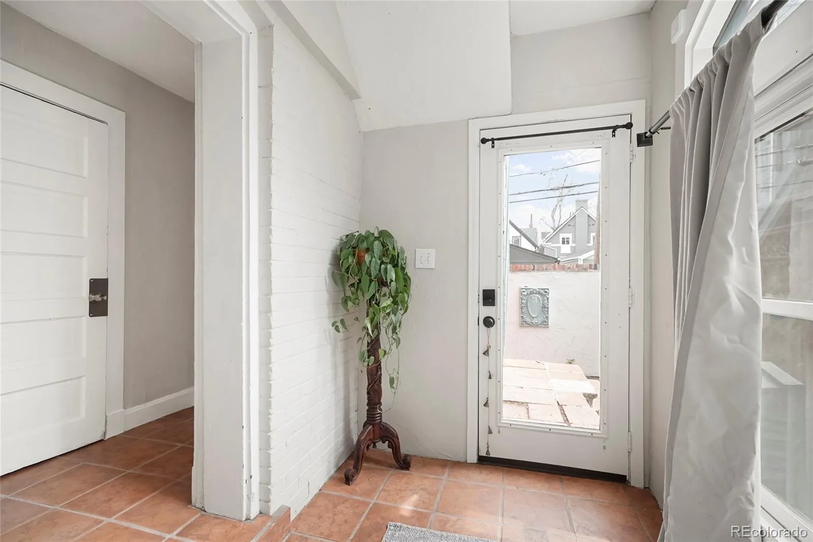 04112026010811 1600 18