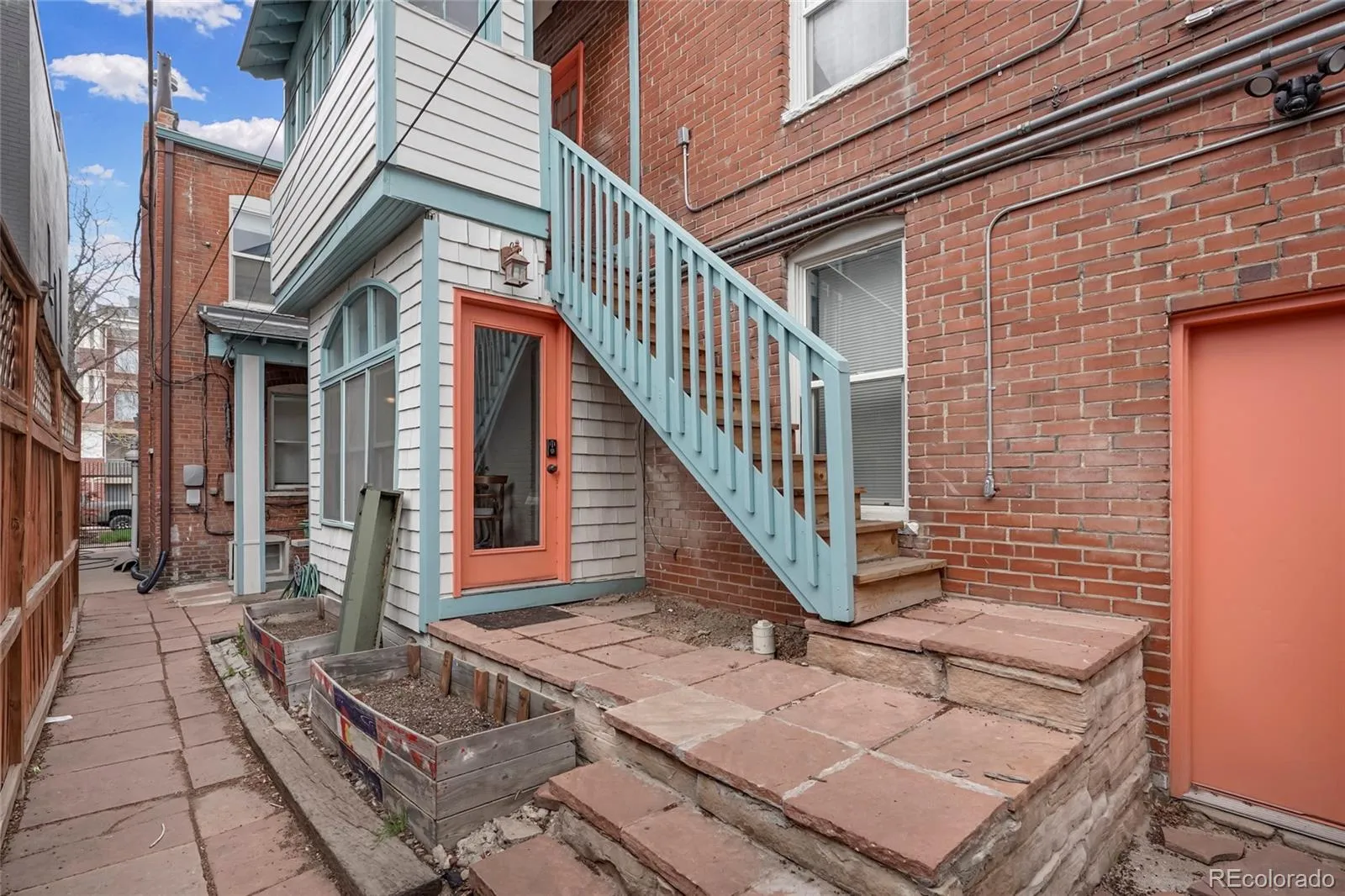 04112026010811 1600 21