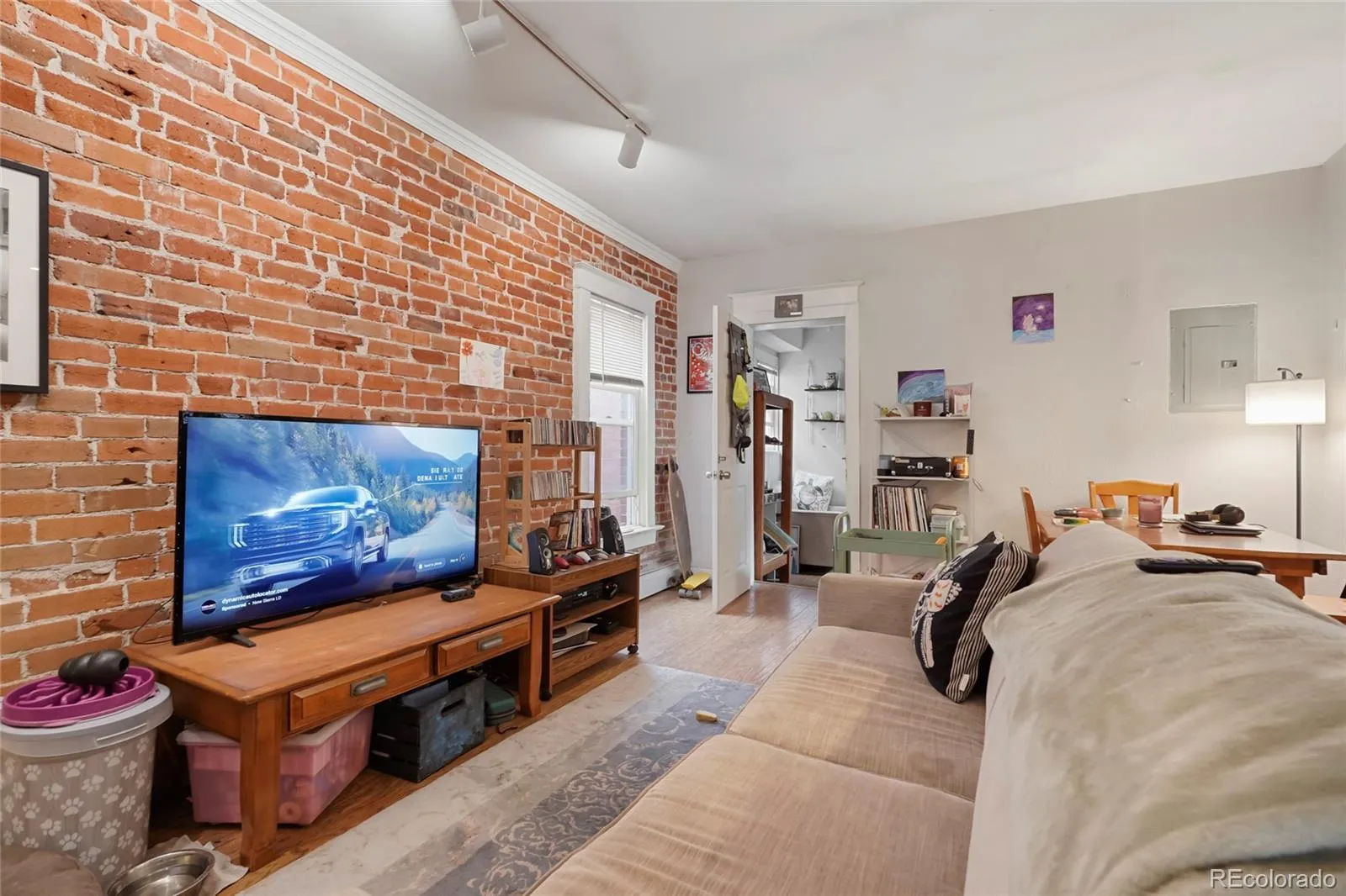 04112026010811 1600 3