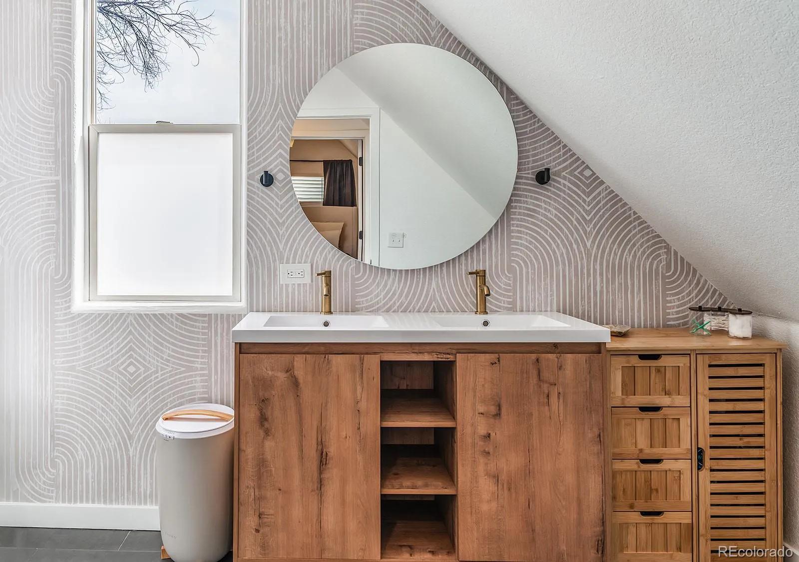 04152026194106 1600 10