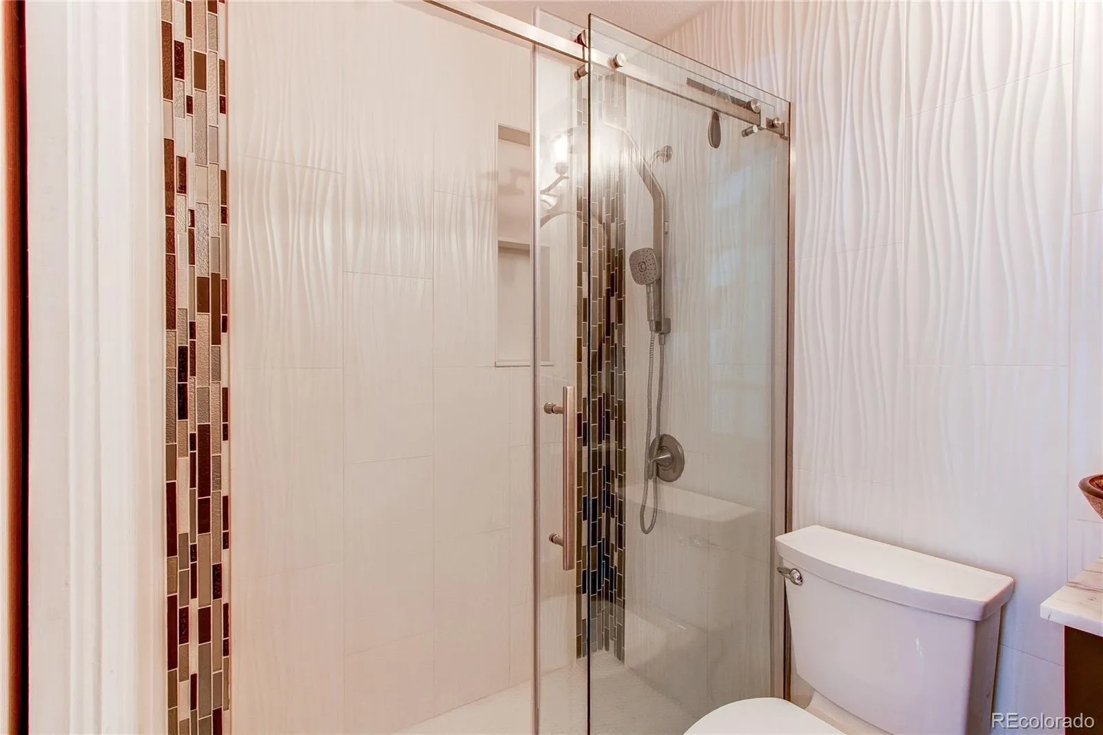 04042026170109 1600 11