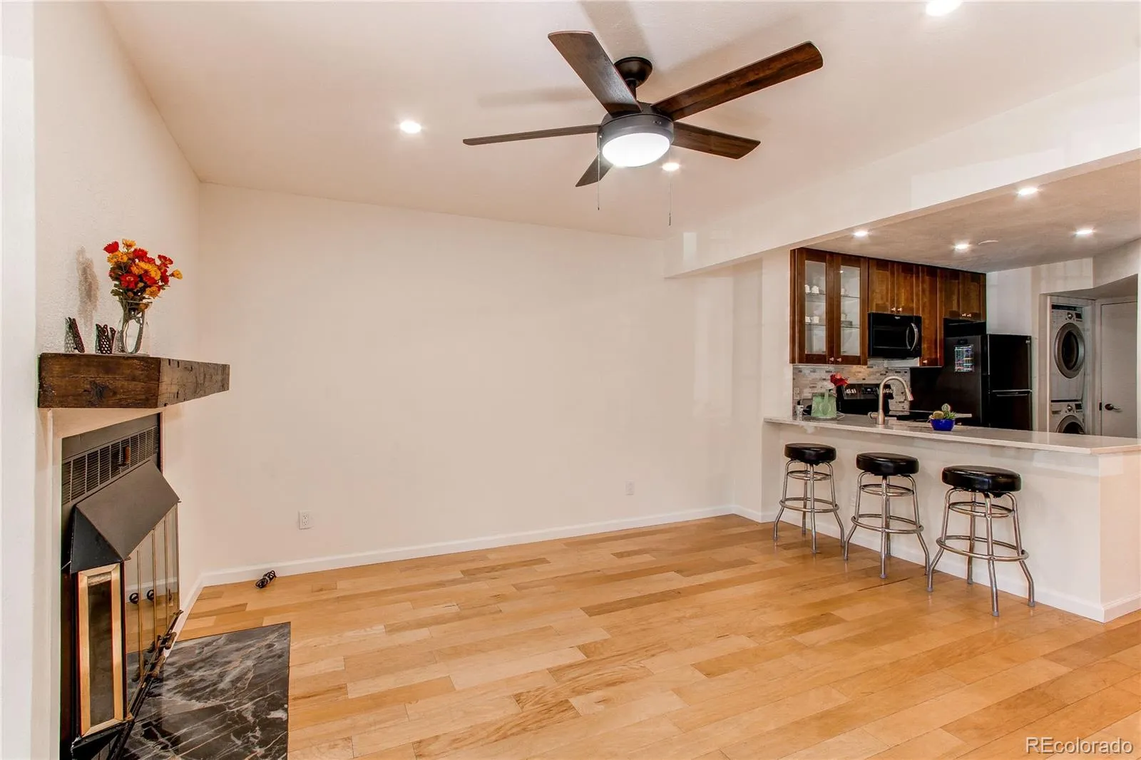 04042026170109 1600 4