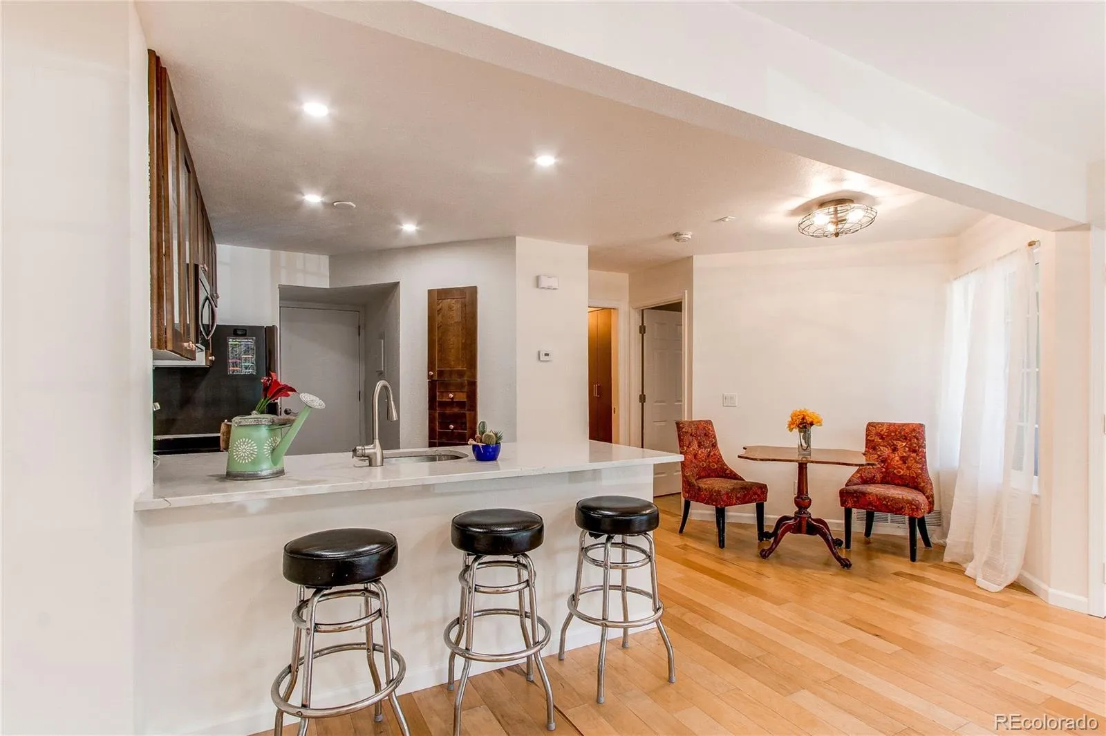 04042026170109 1600 8