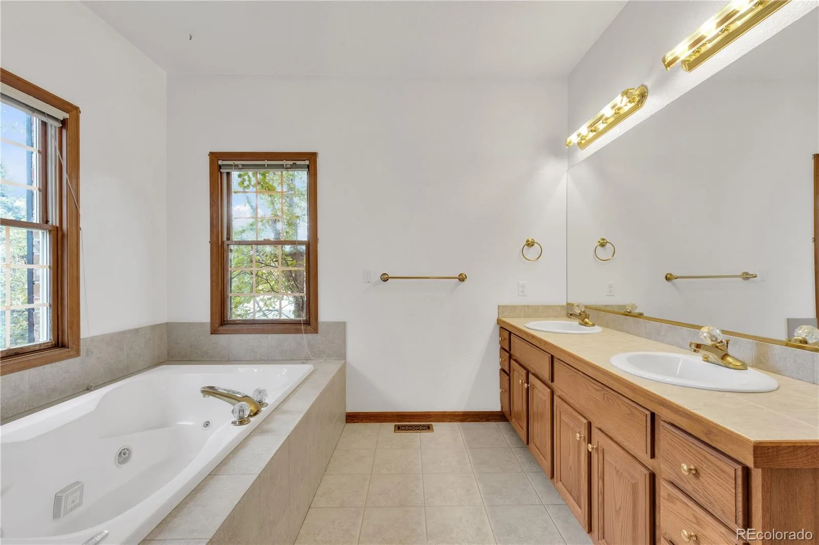 6201 S Potomac Way Centennial CO 80111 | MLS #REC9450428 10032026132930 1600 22