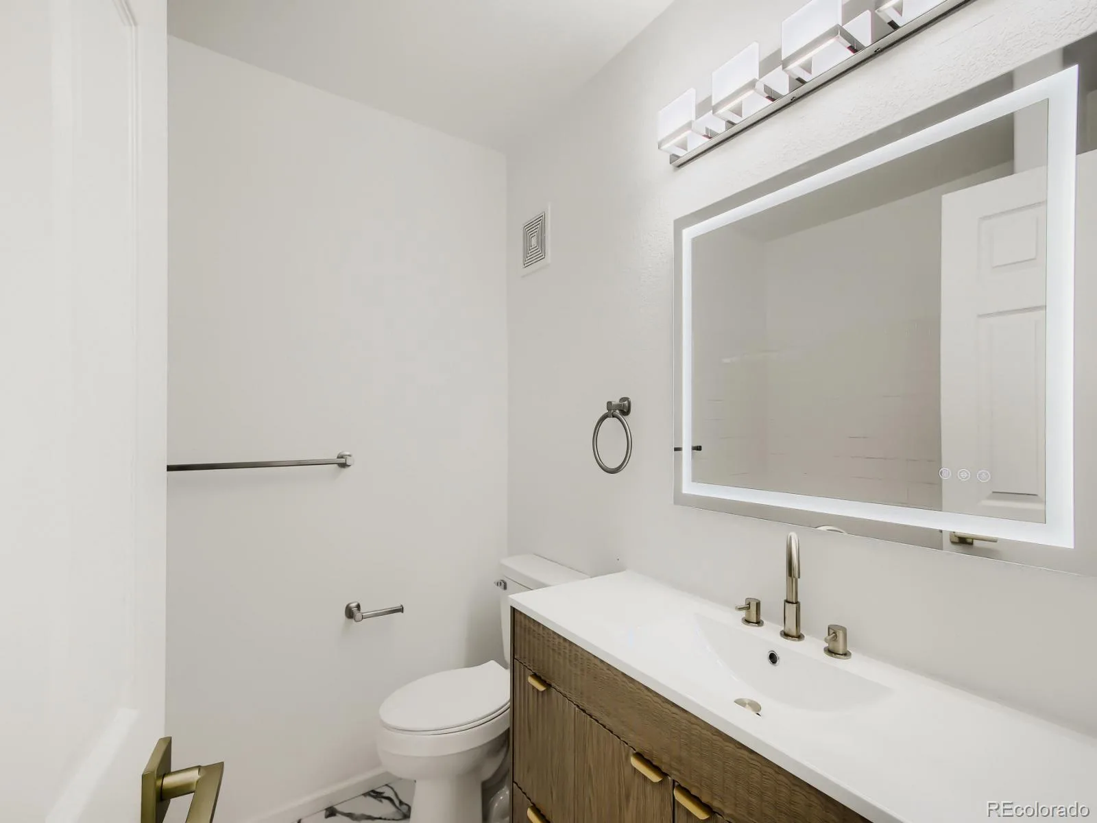9468 E Florida Avenue #2044 Denver CO 80247 | MLS #REC9456399 10022026161619 1600 17