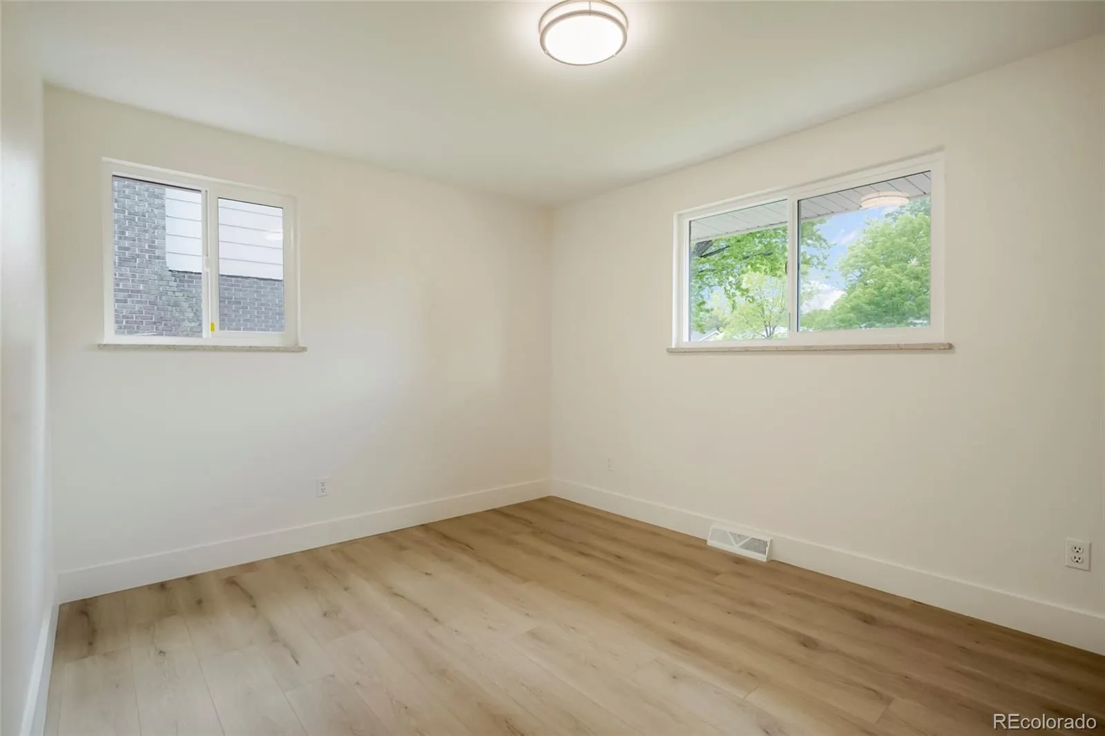 2116 S Yukon Street Lakewood CO 80227 MLS #REC9461252 05222026222943 1600 14
