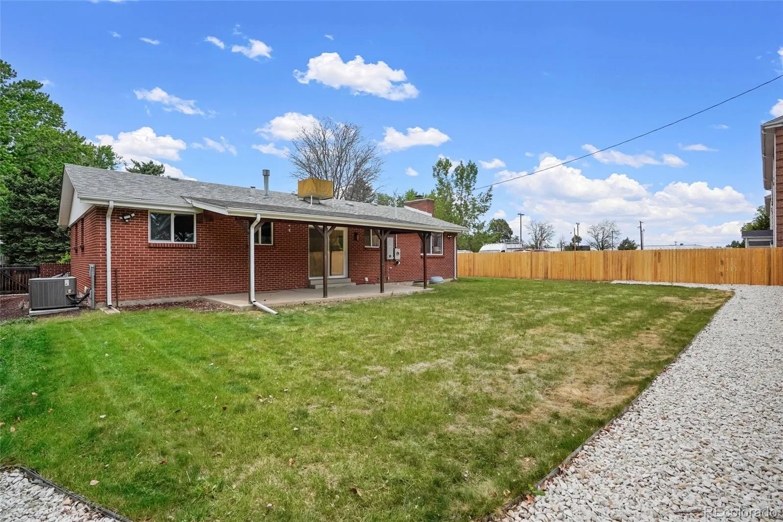 2116 S Yukon Street Lakewood CO 80227 MLS #REC9461252 05222026222943 1600 22
